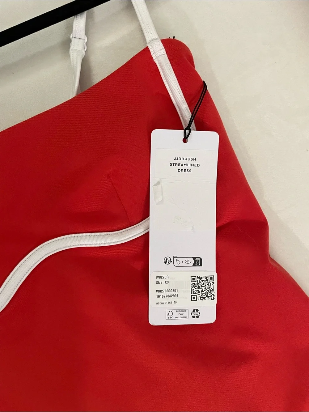 Alo Yoga NWT Airbrush Streamline Dress Bright Red White Size XS Shorts underneat